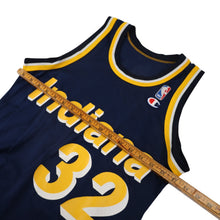 Load image into Gallery viewer, Vintage Champion Indiana Pacers #32 Antonio Davis Jersey - S
