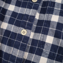 Load image into Gallery viewer, Filson Thick Flannel Button Up Shirt - WMNS S