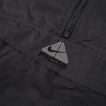 Load image into Gallery viewer, Vintage Nike ACG Layer 3 Packable Windbreaker Jacket - L