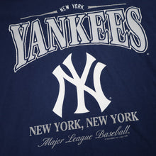 Load image into Gallery viewer, Vintage MLB New York Yankees Graphic T Shirt - L