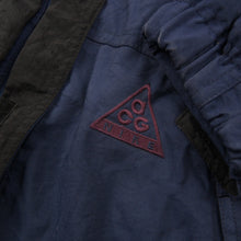 Load image into Gallery viewer, Vintage Nike ACG Heavy Coat - L