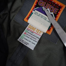 Load image into Gallery viewer, Vintage L.L.Bean Mountain Guide Goretex Adventure Jacket - M