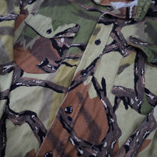 Load image into Gallery viewer, Vintage Predator Camo Shirt Jacket - XL