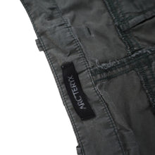 Load image into Gallery viewer, Arc&#39;teryx Rugged Adventure Shorts - 32&quot;