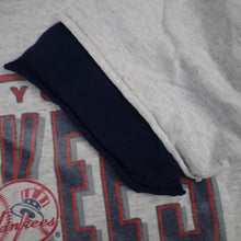 Load image into Gallery viewer, Vintage 90s Salem Sportswear New York Yankees Graphic T Shirt - M