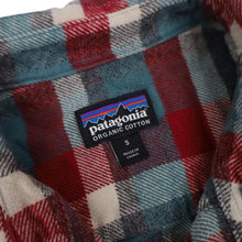 Load image into Gallery viewer, Patagonia Organic Cotton Plaid Flannel Shirt - S