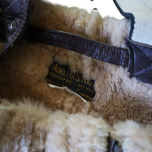 Load image into Gallery viewer, Vintage WWII BuAero US Navy M-446 Sheep Skin Shearling Bomber Trousers - L