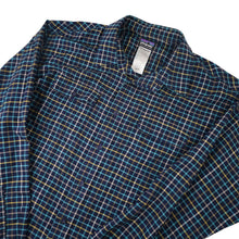 Load image into Gallery viewer, Patagonia Organic Cotton Button Down Shirt - L