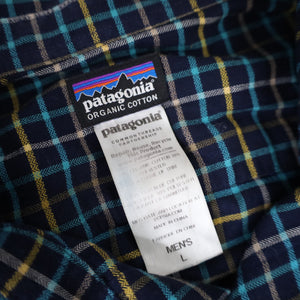 Patagonia Organic Cotton Button Down Shirt - L
