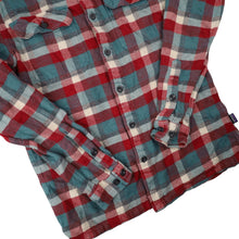 Load image into Gallery viewer, Patagonia Organic Cotton Plaid Flannel Shirt - S