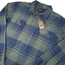 Load image into Gallery viewer, NWT Patagonia Organic Cotton Flannel Shirt - S