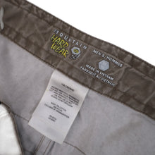 Load image into Gallery viewer, Mountain Hardwear Belted Adventure Shorts - XL