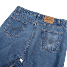 Load image into Gallery viewer, Vintage Levis 505 Orange Tab Denim Jeans - 38"x30"
