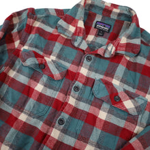 Load image into Gallery viewer, Patagonia Organic Cotton Plaid Flannel Shirt - S