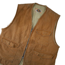 Load image into Gallery viewer, True Vintage Distressed Western Trails Bend Oregon Sportsman Vest - M