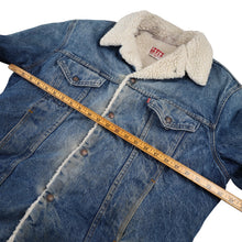 Load image into Gallery viewer, Vintage Levis Denim Sherpa Jacket - L
