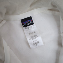 Load image into Gallery viewer, Patagonia Fuzzy Pile Vest - WMNS M