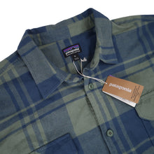 Load image into Gallery viewer, NWT Patagonia Organic Cotton Flannel Shirt - S