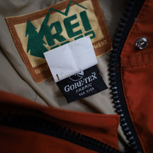 Load image into Gallery viewer, Vintage 70s REI Goretex Adventure Jacket - WMNS M
