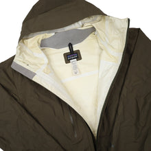 Load image into Gallery viewer, Patagonia H2no Guidewater Jacket - M