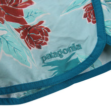 Load image into Gallery viewer, Patagonia Tropical Floral Hybrid Shorts - 28"