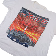 Load image into Gallery viewer, Vintage 90s ID4 Independence Day Graphic T Shirt - XL