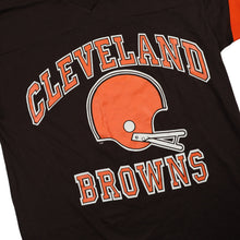 Load image into Gallery viewer, Vintage Logo 7 Cleveland Browns Graphic T Shirt - M