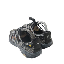 Load image into Gallery viewer, Chaco Sneaker Sandals - WMNS 6.5