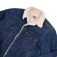 Load image into Gallery viewer, Vintage levis Denim Sherpa Jacket - L