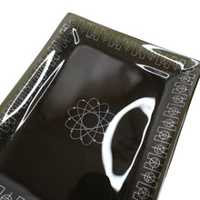 Load image into Gallery viewer, Vintage MCM Atomic Glass Plates - 9"