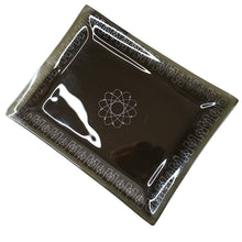 Load image into Gallery viewer, Vintage MCM Atomic Glass Plates - 9"