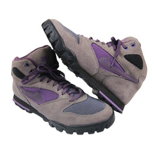 Load image into Gallery viewer, Vintage &#39;93 Nike Caldera Hiking Boots