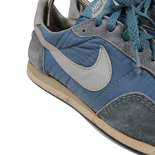 Load image into Gallery viewer, Vintage 1983 Nike Sneakers - 8.5