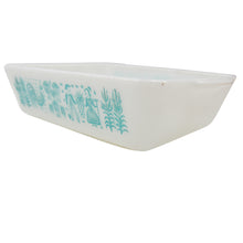 Load image into Gallery viewer, Vintage Pyrex Butterprint 1.5 Qt Baking Dish