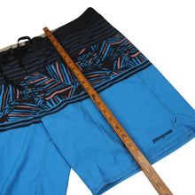 Load image into Gallery viewer, Patagonia Hybrid Shorts - 38&quot;