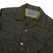 Load image into Gallery viewer, Vintage Pendleton %100 Virgin Wool Plaid Shirt - M