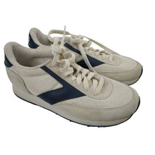 Load image into Gallery viewer, Vintage Brooks Classic Running Shoes - M8